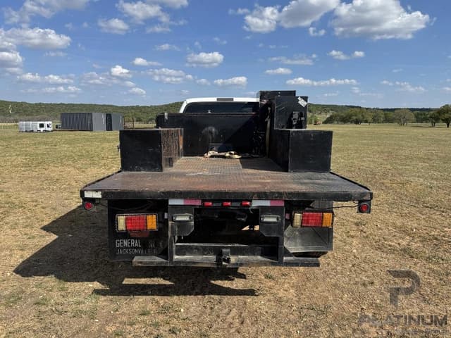 Image of Ford F-450 equipment image 2