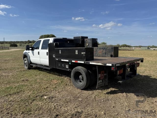 Image of Ford F-450 equipment image 4