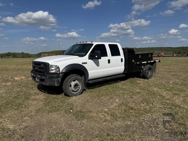 Image of Ford F-450 equipment image 3