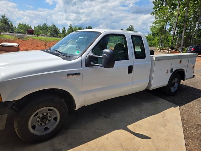 Image of Ford F-250 equipment image 2