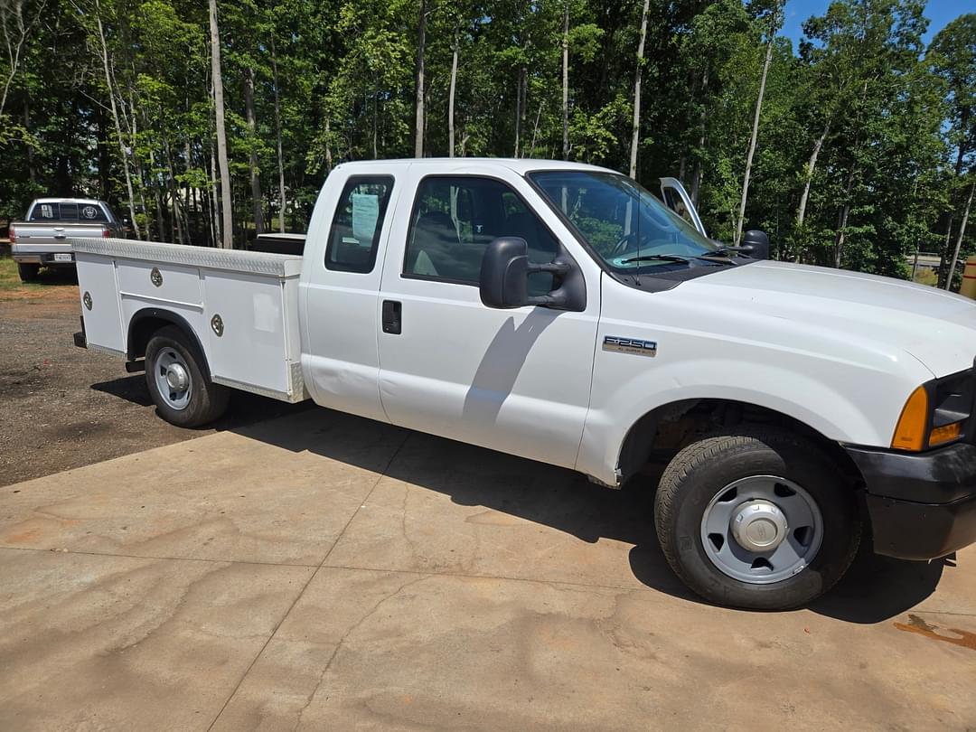 Image of Ford F-250 Primary image