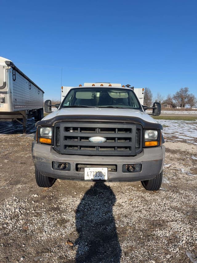 Image of Ford F-450 equipment image 1