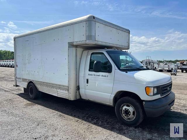 Image of Ford E-450 equipment image 3