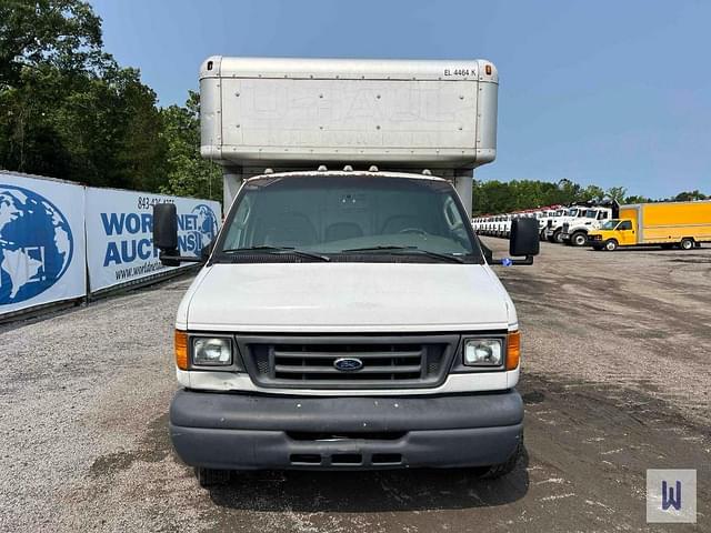 Image of Ford E-450 equipment image 1