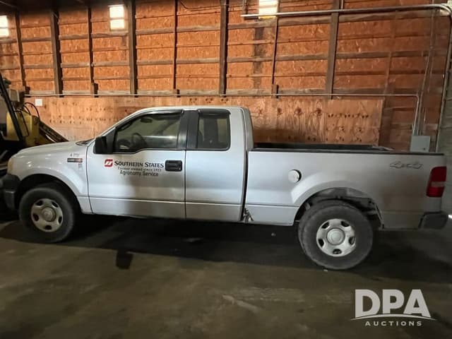 Image of Ford F-150 equipment image 1