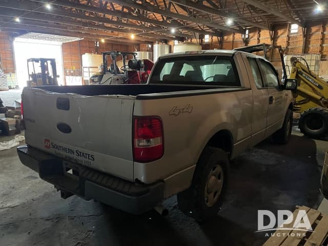 Image of Ford F-150 equipment image 4