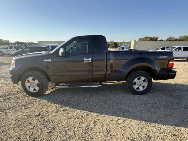 Image of Ford F-150 equipment image 1