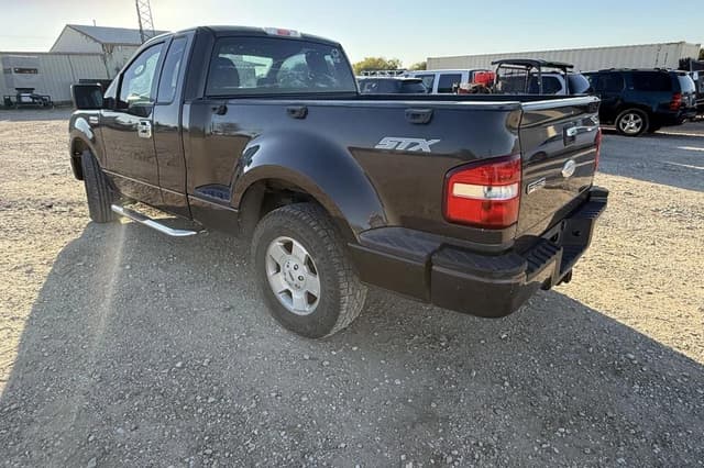 Image of Ford F-150 equipment image 2