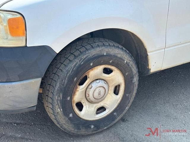 Image of Ford F-150 equipment image 4