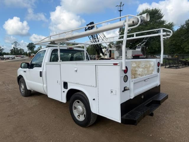 Image of Ford F-150 equipment image 3