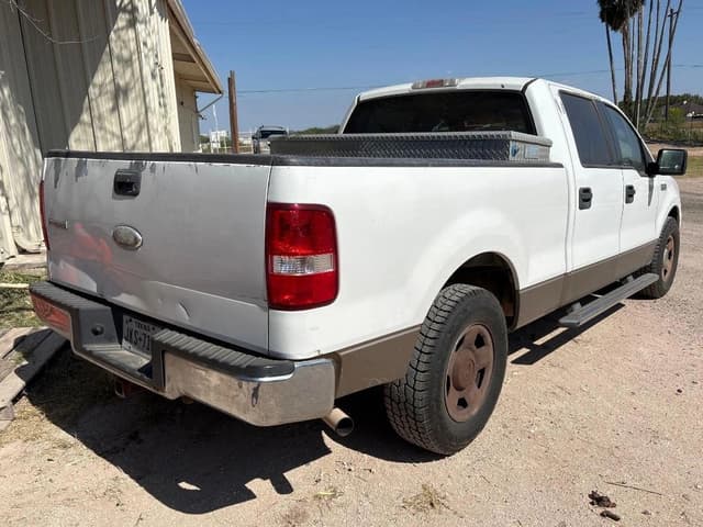 Image of Ford F-150 equipment image 3