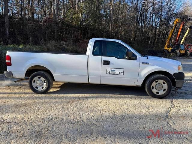 Image of Ford F-150 equipment image 1