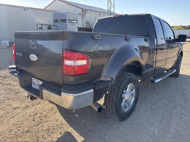 Image of Ford F-150 equipment image 4