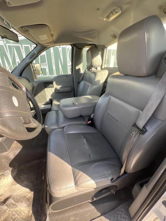 Image of Ford F-150 equipment image 4