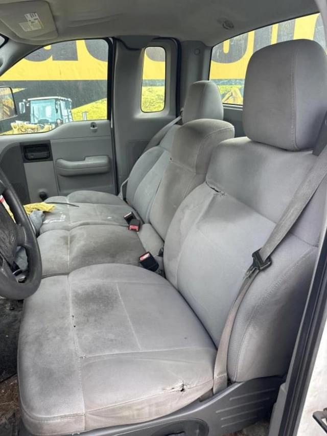 Image of Ford F-150 equipment image 4