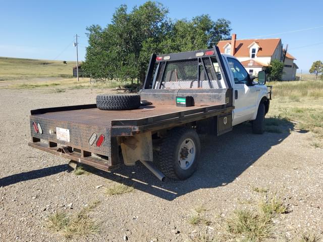 Image of Ford F-250 equipment image 3