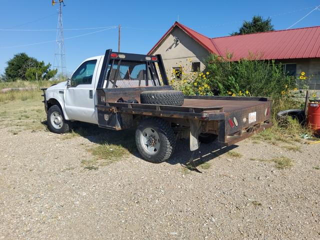 Image of Ford F-250 equipment image 2