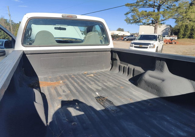 Image of Ford F-250 equipment image 2