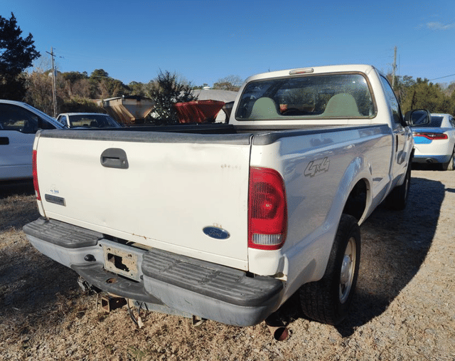 Image of Ford F-250 equipment image 4