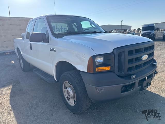 Image of Ford F-250 equipment image 2