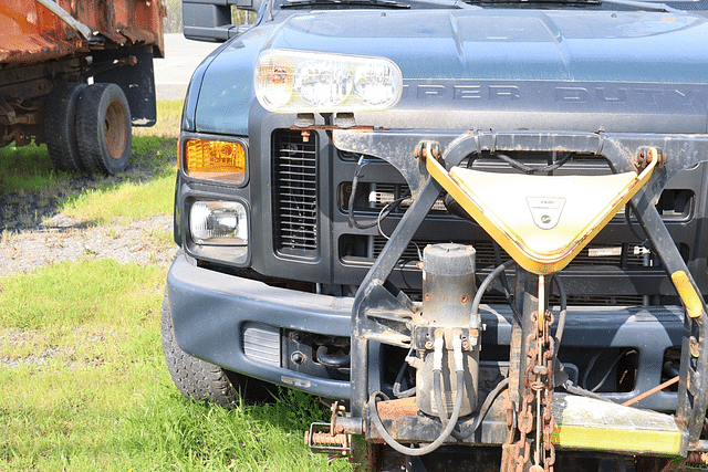 Image of Ford F-250 equipment image 3