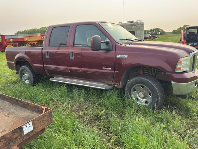 Image of Ford F-250 equipment image 2