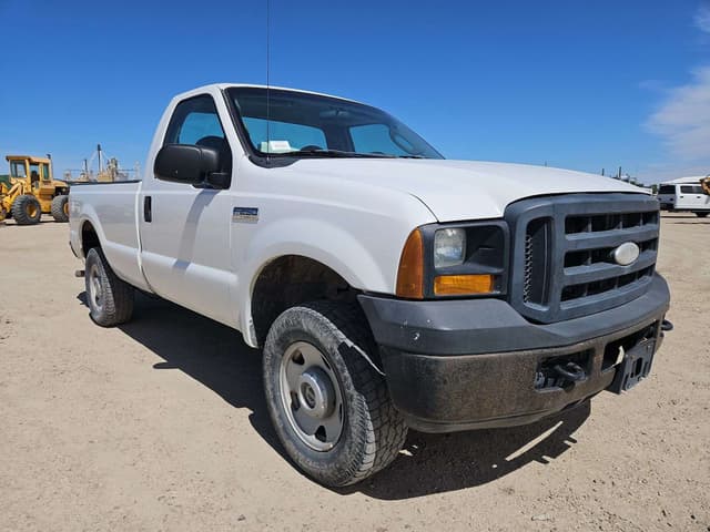 Image of Ford F-250 equipment image 2