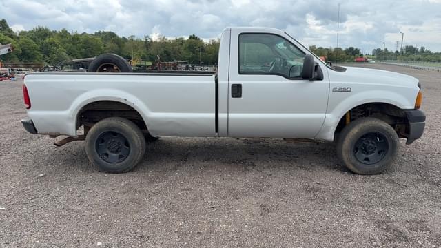 Image of Ford F-250 equipment image 3
