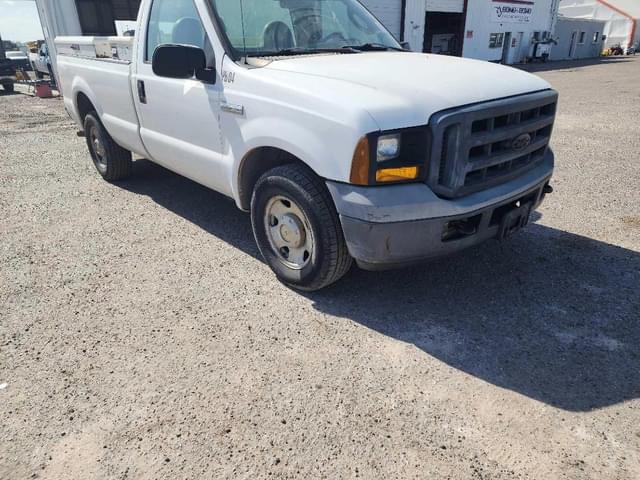 Image of Ford F-250 equipment image 3