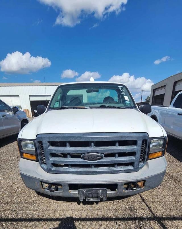 Image of Ford F-250 equipment image 2