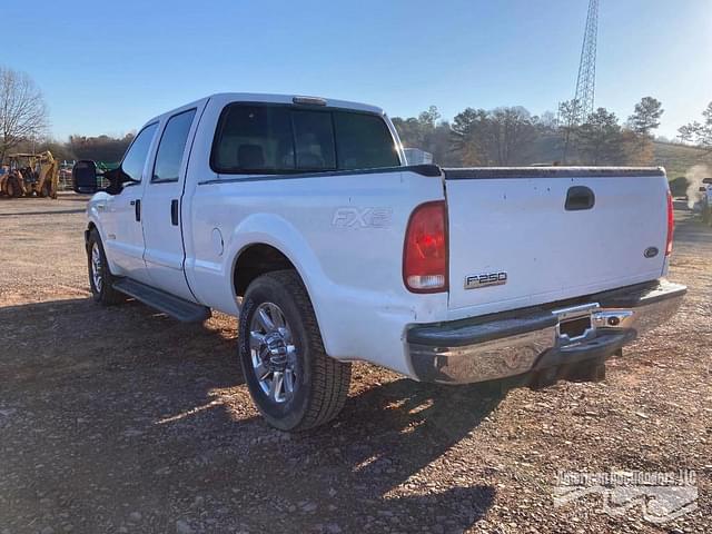 Image of Ford F-250 equipment image 4