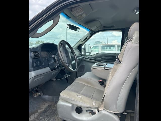 Image of Ford F-250 equipment image 4