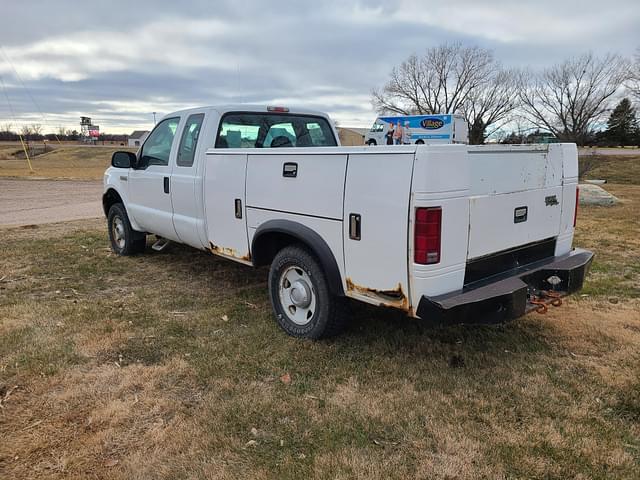 Image of Ford F-250 equipment image 3