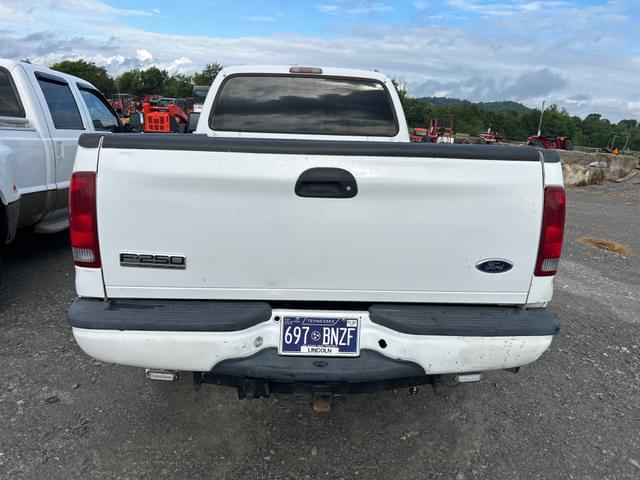 Image of Ford F-250 equipment image 4