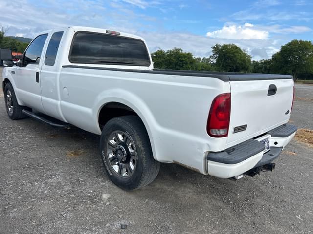 Image of Ford F-250 equipment image 3