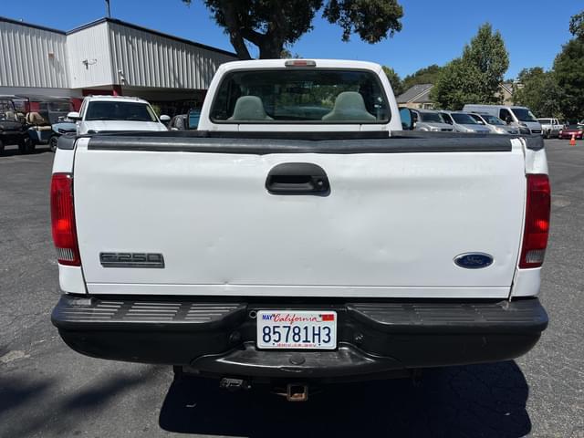 Image of Ford F-250 equipment image 4