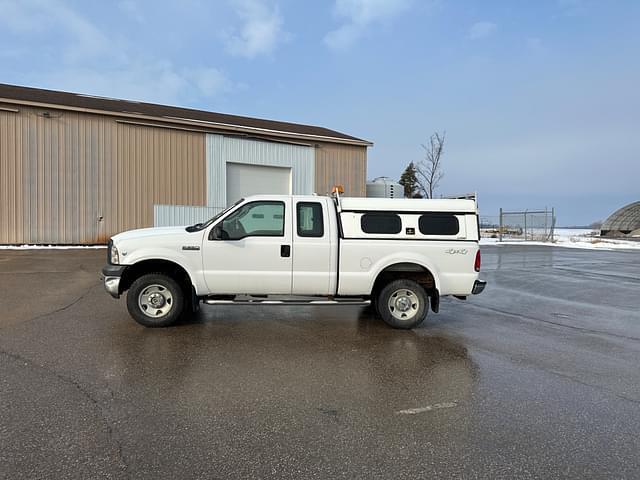 Image of Ford F-250 equipment image 2