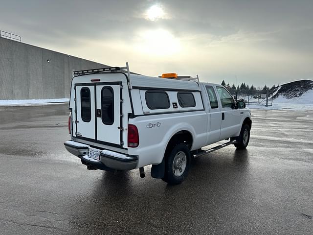 Image of Ford F-250 equipment image 3