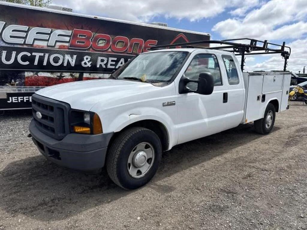 Image of Ford F-250 Primary image