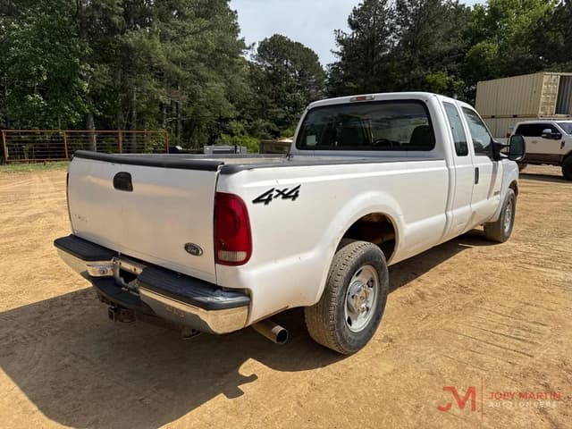 Image of Ford F-250 equipment image 1
