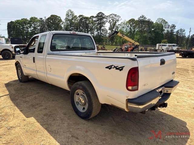 Image of Ford F-250 equipment image 2