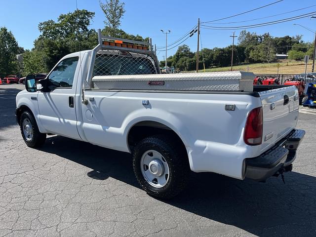 Image of Ford F-250 equipment image 3