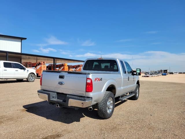 Image of Ford F-250 equipment image 4