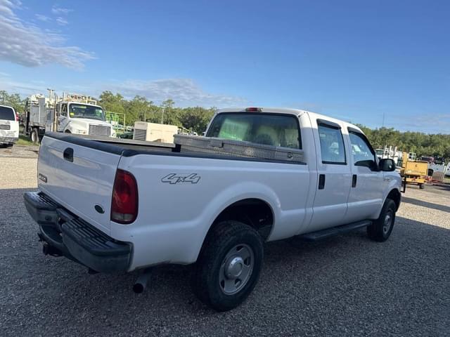 Image of Ford F-250 equipment image 2