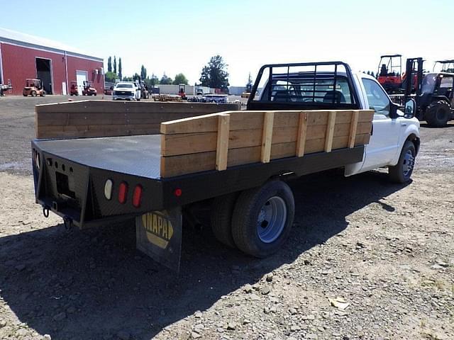Image of Ford F-350 equipment image 3