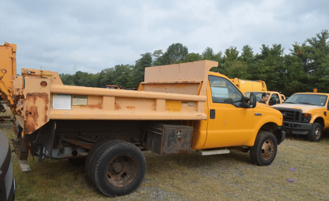 Image of Ford F-350 equipment image 3