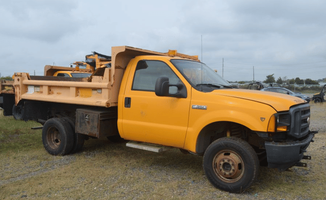 Image of Ford F-350 equipment image 4