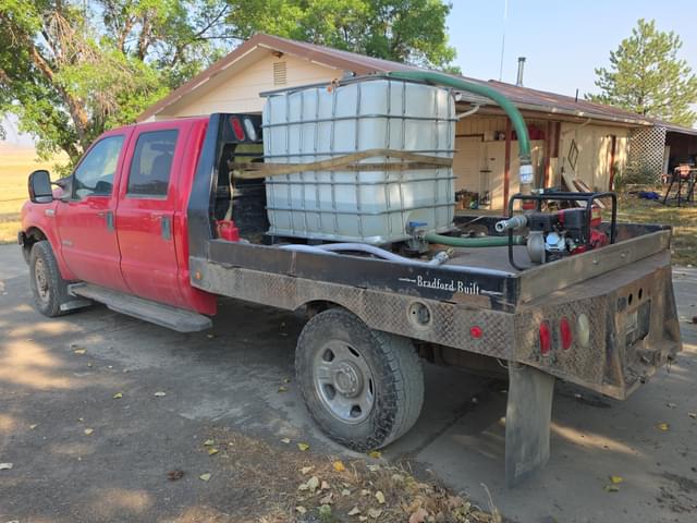 Image of Ford F-350 equipment image 3