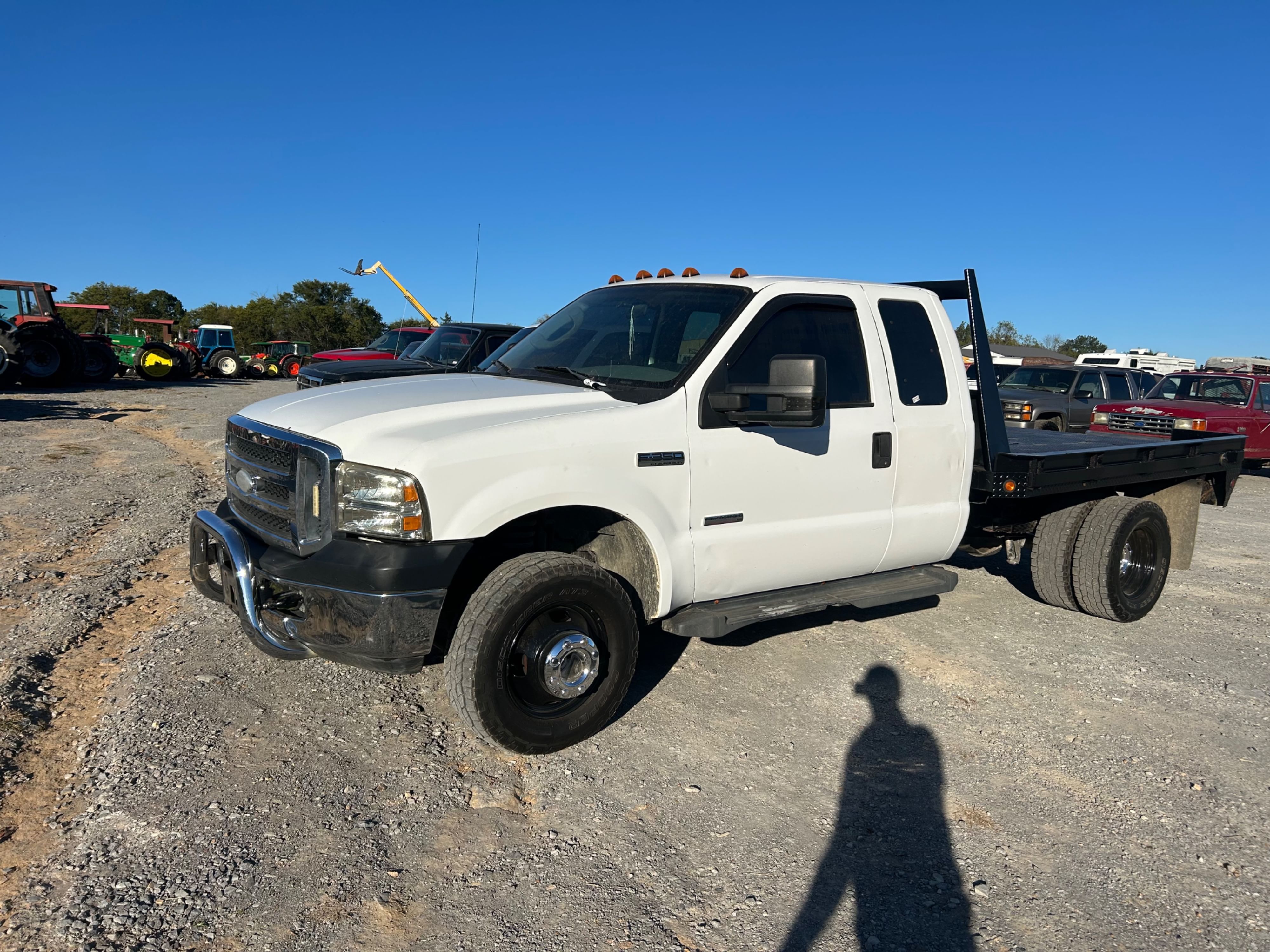 2006 Ford F-350 Equipment Image0