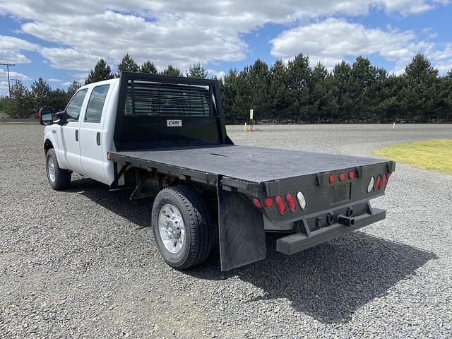 Image of Ford F-350 equipment image 3